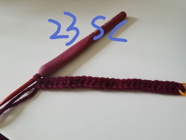25 single crochets are completed for crochet rose pattern