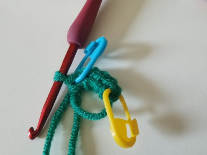 6 single crochets in to magic ring