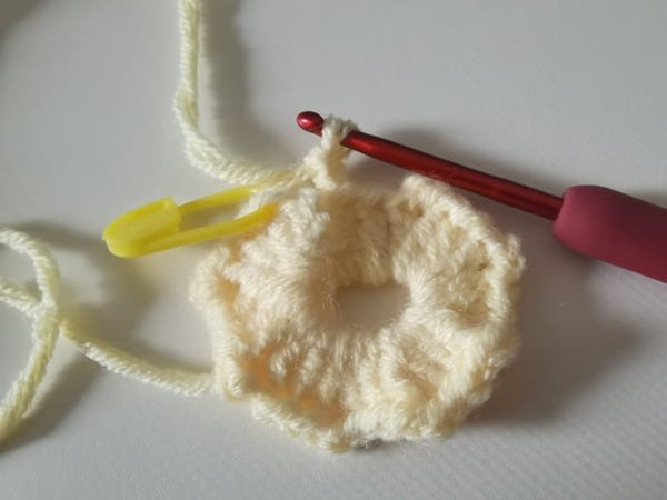 8 groups in to magic ring for crochet butterfly pattern