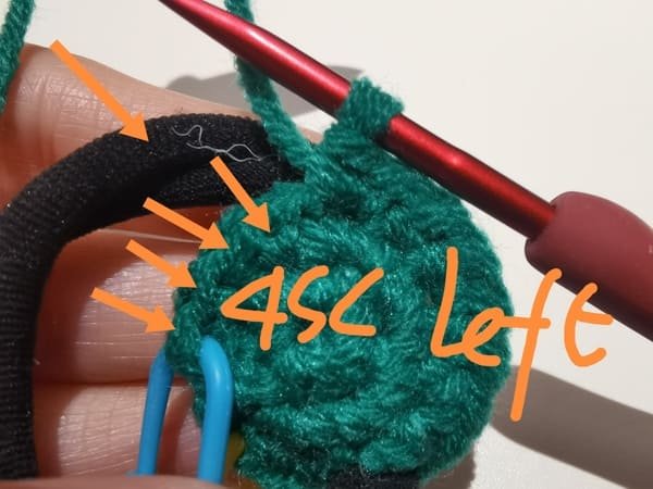 Put the hair rope when left the four stitches