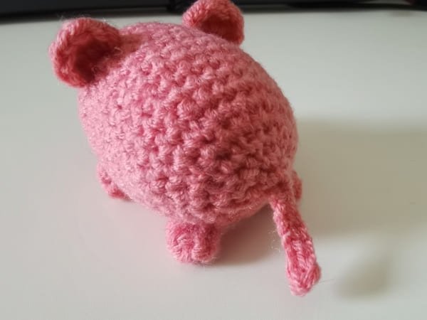bottom of crochet pig