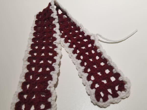 bring out yarn end for round 4 for bow crochet