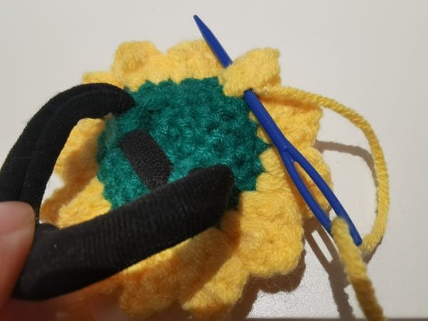 conceal yarn end