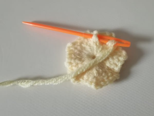conceal yarn end for crochet butterfly pattern
