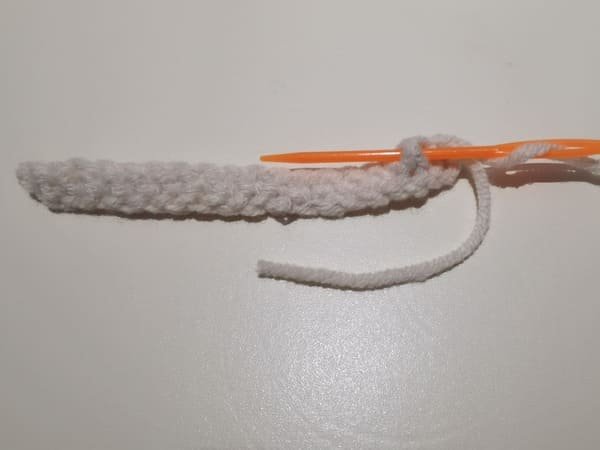 conceal yarn end for decorative headband
