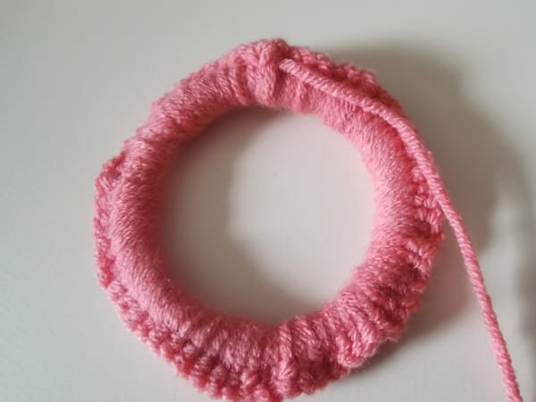 conceal yarn end is completed for round 1