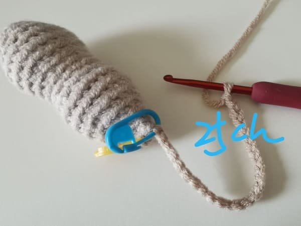 crochet 25 chain stitch for hand carrying for peanut crochet