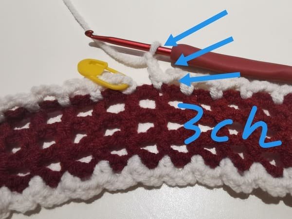 crochet 3 chain stitch for slip stitch for round 4 for bow crochet