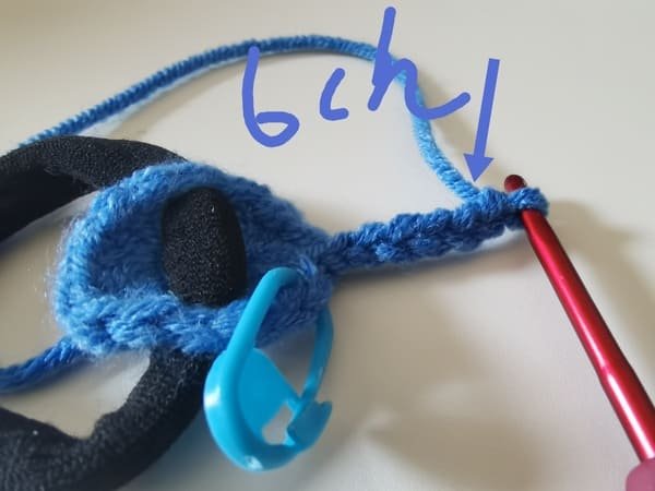 crochet 6 chains stitches for round 2