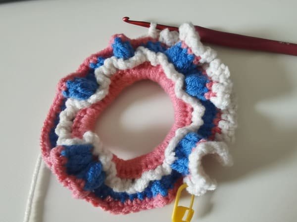 crochet a part of round 5