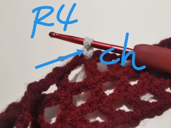 crochet chain stitch firstly for round 4 for bow crochet