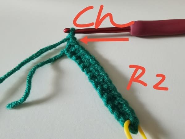 crochet chain stitch for round 2 for frog crochet pattern