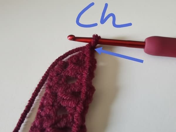 crochet chain stitch for round 3 for crochet rose pattern