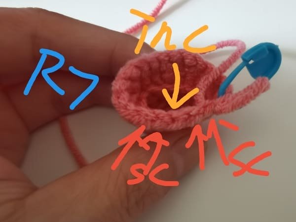 crochet order (2sc,inc,2sc)repeat 4 times for round 7 for crochet pig