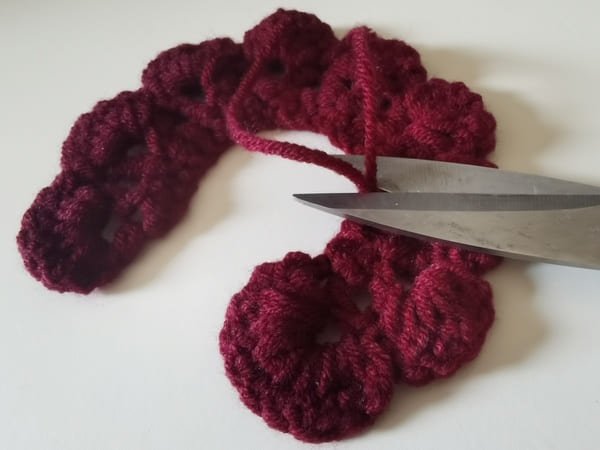 cut yarn end again for crochet rose pattern