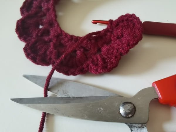cut yarn end for crochet rose pattern