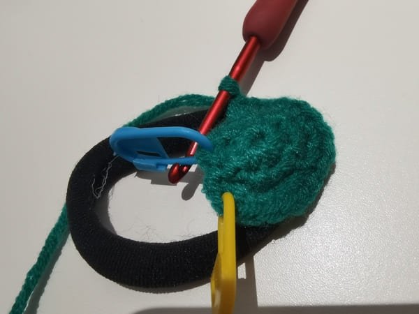 put hair rope for last single crochet