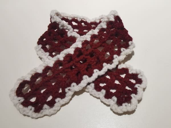 put the fabric in to bow shape