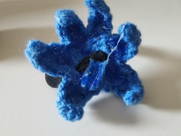 put the glue on the leaf