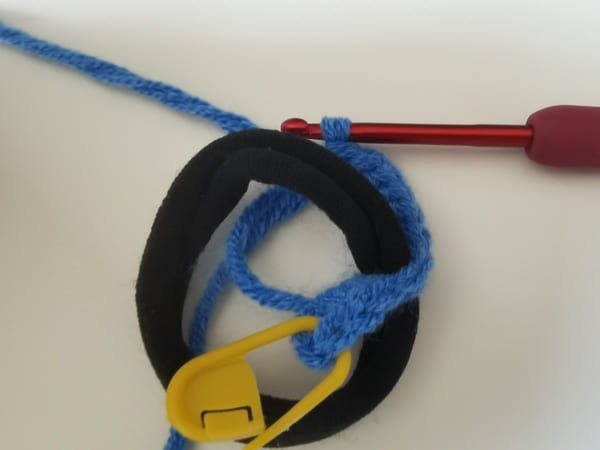 put the hair rope on the fabric
