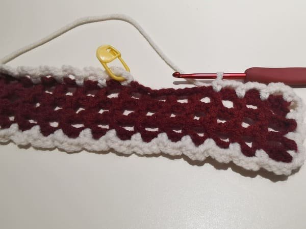 single crochet is finished for round 4 for bow crochet