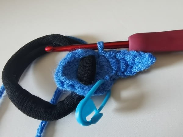 slip stitch for the first group