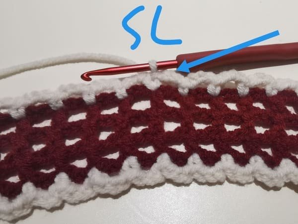 slip stitch is completed for round 4 for bow crochet