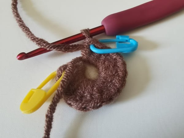 the first and last stitch with marker for sock crochet