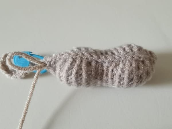 the second stem is completed for peanut crochet
