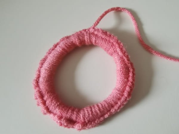 use hook to bring out yarn end