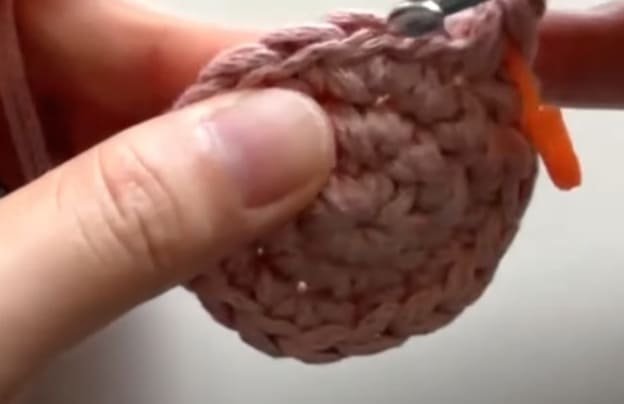 bottom of Small Hollow Handbag Crochet
