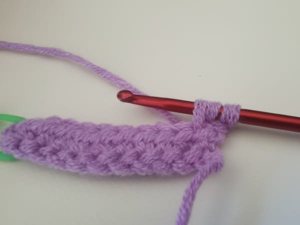 pull up a loop (3 loops sit on your hook).