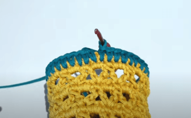 crochet opening for hollow mobile phone bag crochet