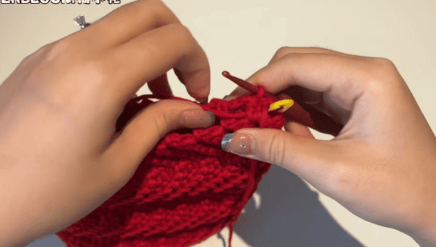 sew bottom for Wave Pattern Crossbody Bag