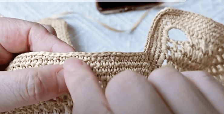 opening for crochet summer bag