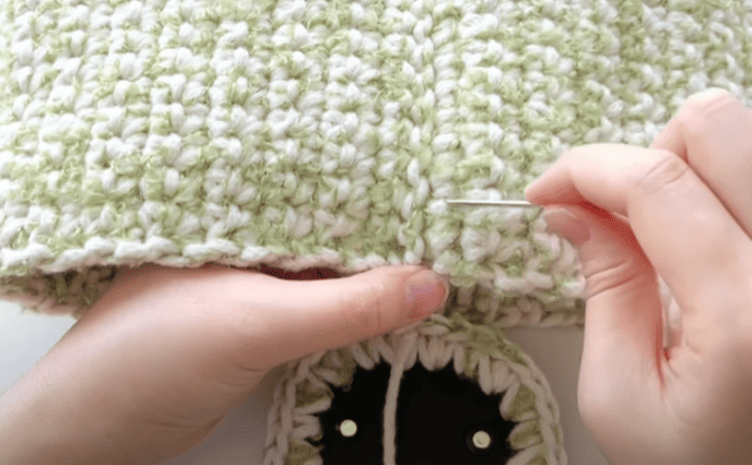 sew body with bottom for crochet Multifunctional bag